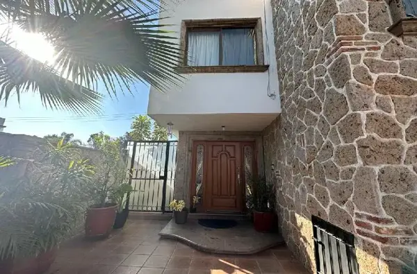 Casa en venta en El Alcázar (Casa Fuerte), Tlajomulco de Zúñiga — foto 2 de 12