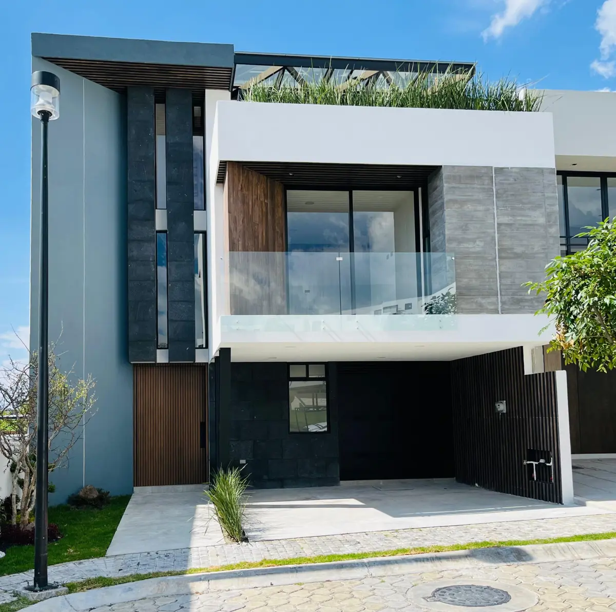 Casa en venta en Lomas de Angelópolis, San Andrés Cholula — foto 1 de 16