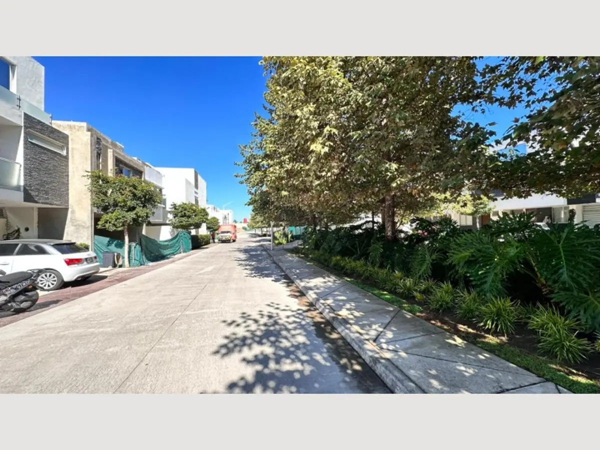 Casa en venta en Bosques del Centinela, Zapopan — foto 1 de 33