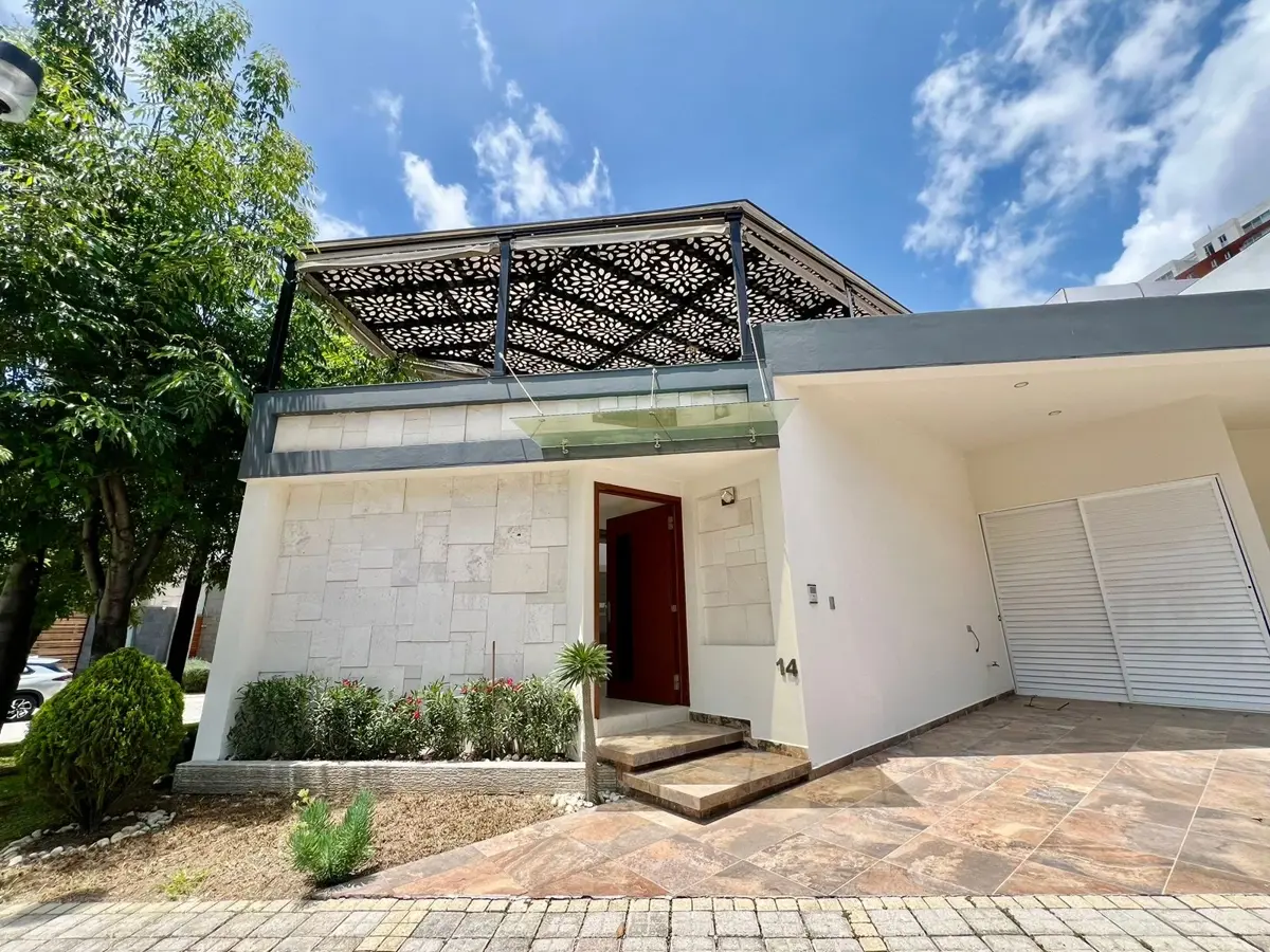 Casa en venta en Lomas de Angelópolis, San Andrés Cholula — foto 1 de 21