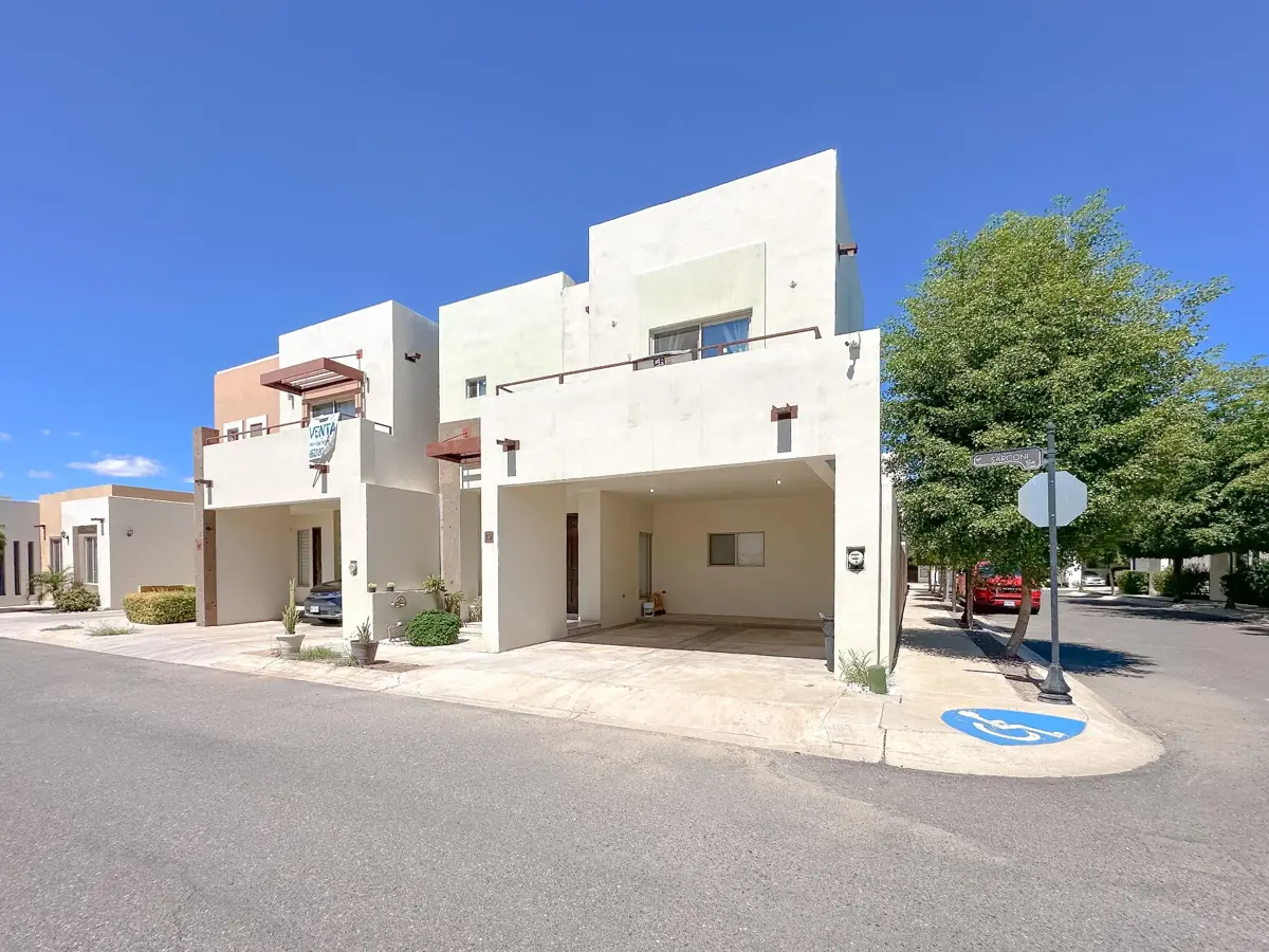 Casa en venta en Rivello Residencial, Hermosillo — foto 1 de 23