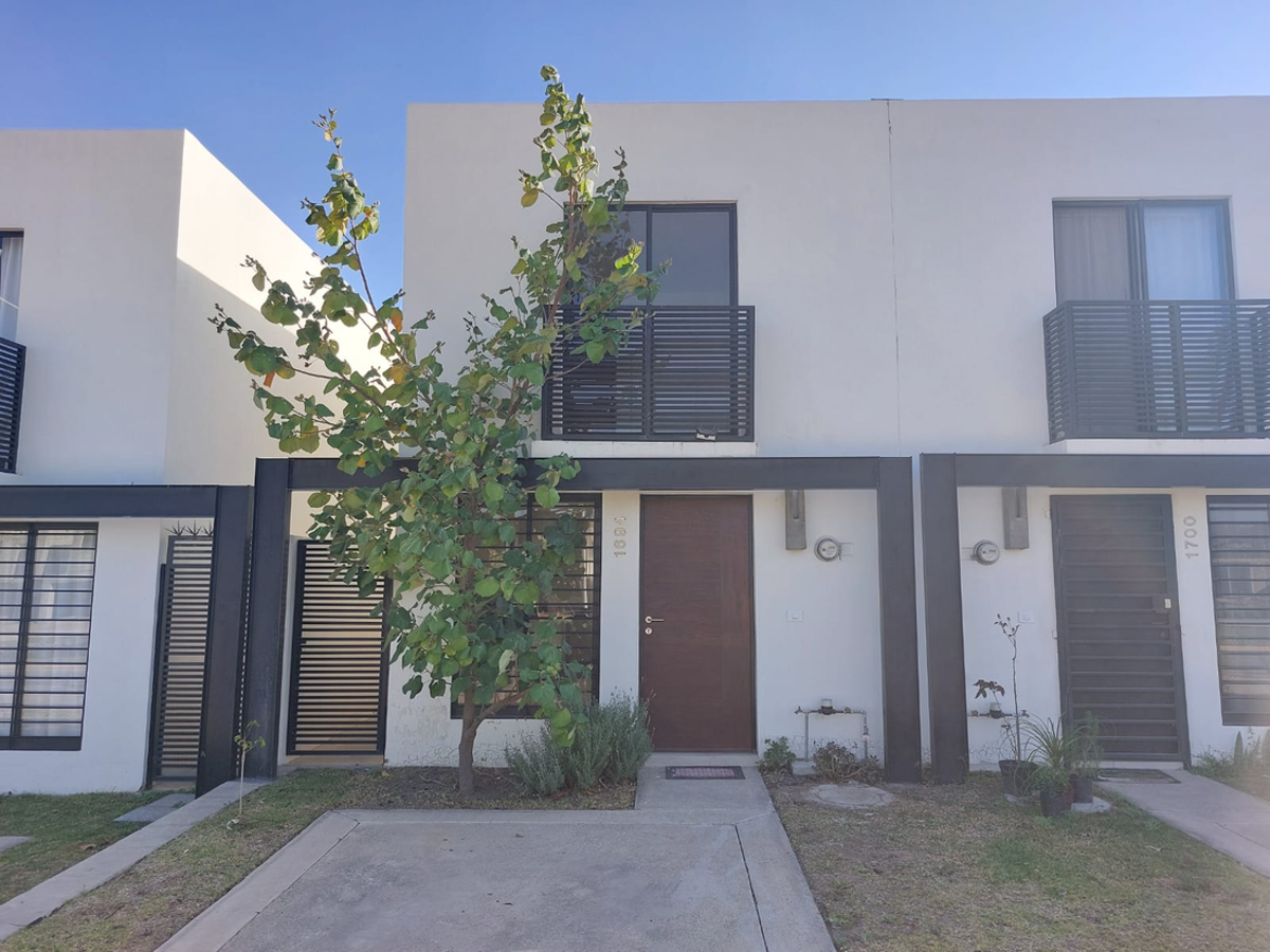 Casa en venta en Adamar, Tlajomulco de Zúñiga — foto 1 de 14