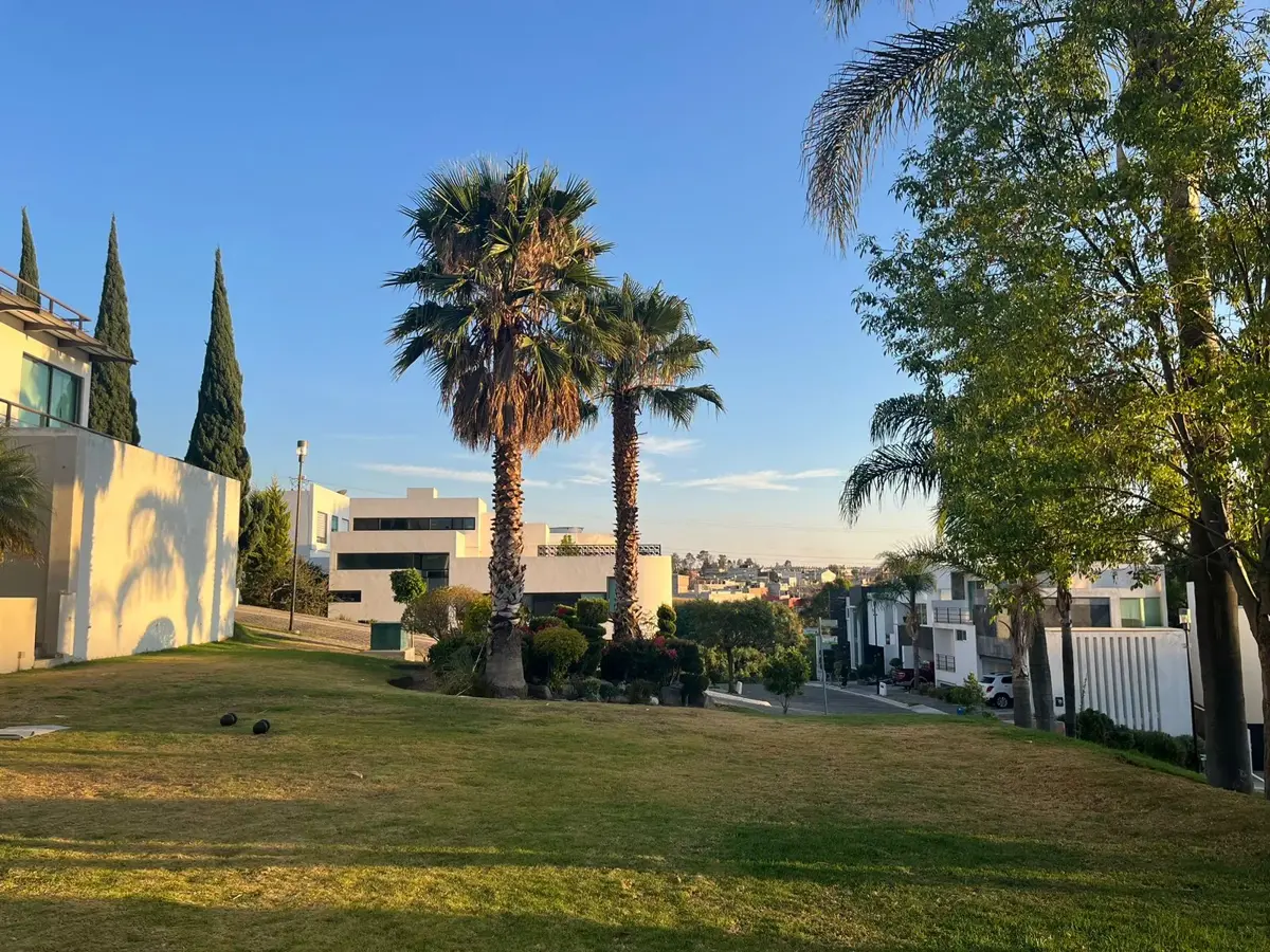Terreno en venta en Lomas de Angelópolis, San Andrés Cholula — foto 1 de 8