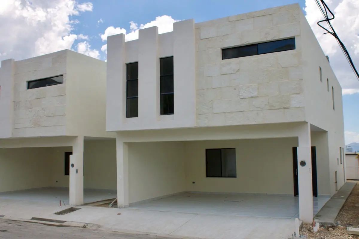 Casa en venta en Lomas de Lourdes, Saltillo — foto 1 de 21