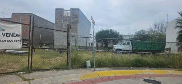Terreno en venta en Sendero de los Quetzales, San Francisco de los Romo — foto 2 de 15