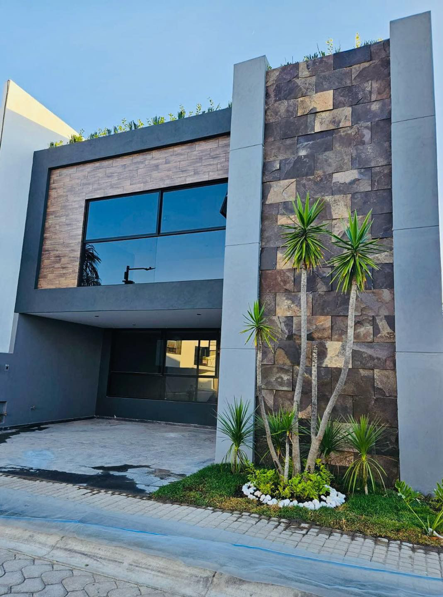 Casa en venta en Lomas de Angelópolis, San Andrés Cholula — foto 1 de 14