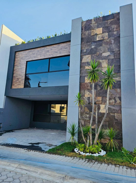 Casa en venta en Lomas de Angelópolis, San Andrés Cholula, Puebla