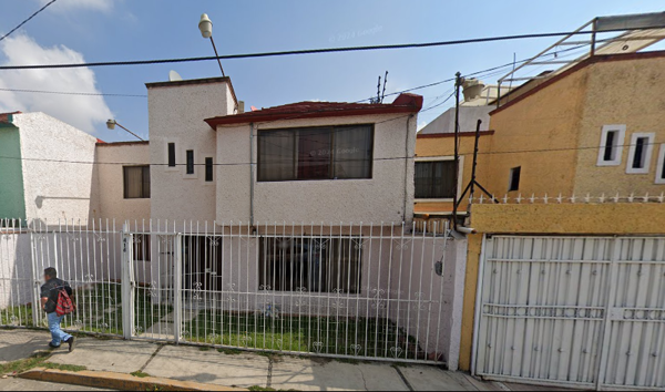 Casa en Capultitlán Centro, Toluca, México