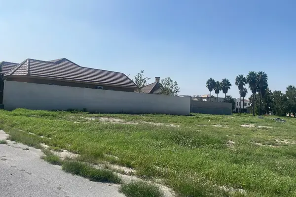 Terreno en venta en Country Club Residencial, Saltillo — foto 2 de 5