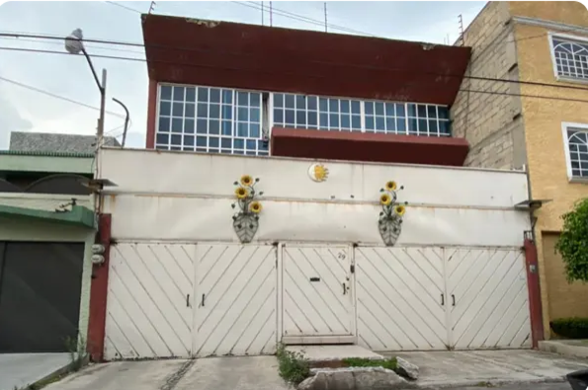 Casa en venta en Presidentes Ejidales 1a Sección, Coyoacán — foto 1 de 13