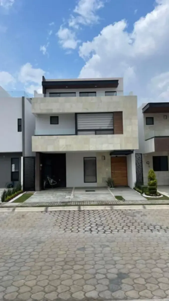 Casa en venta en Lomas de Angelópolis, San Andrés Cholula — foto 1 de 26