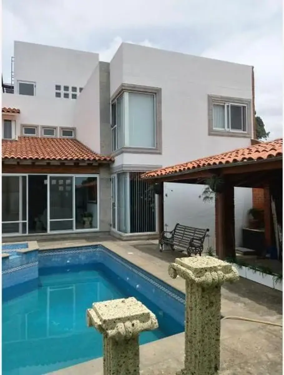 Casa en venta en Lomas de Tzompantle, Cuernavaca — foto 1 de 19