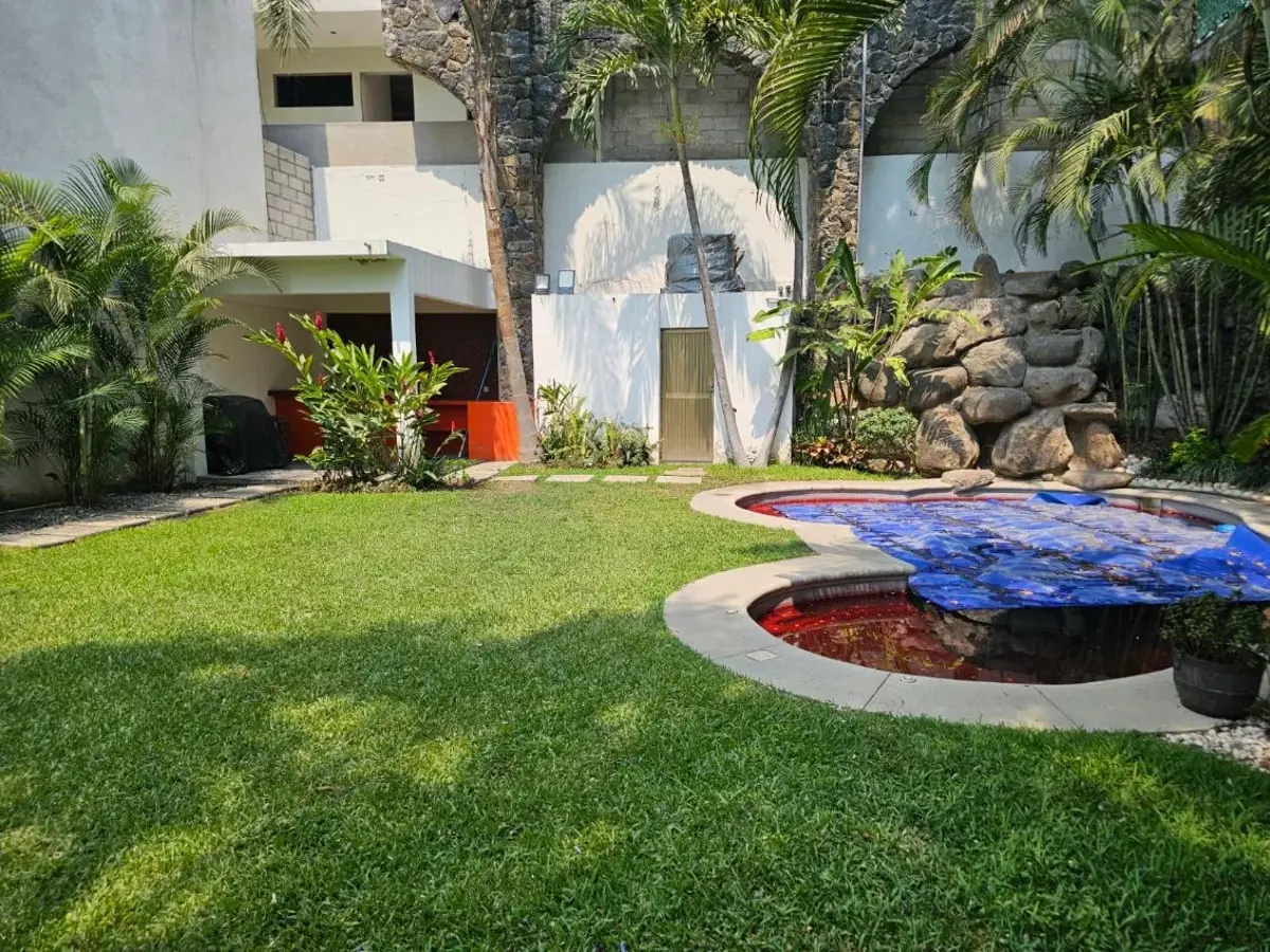 Casa en venta en Las Palmas, Cuernavaca — foto 1 de 13