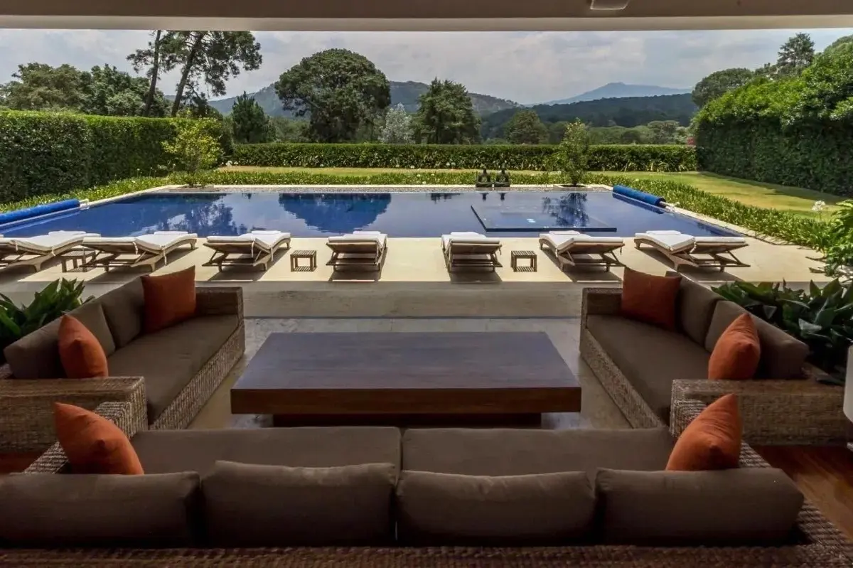 Casa en venta en Avandaro, Valle de Bravo — foto 1 de 25