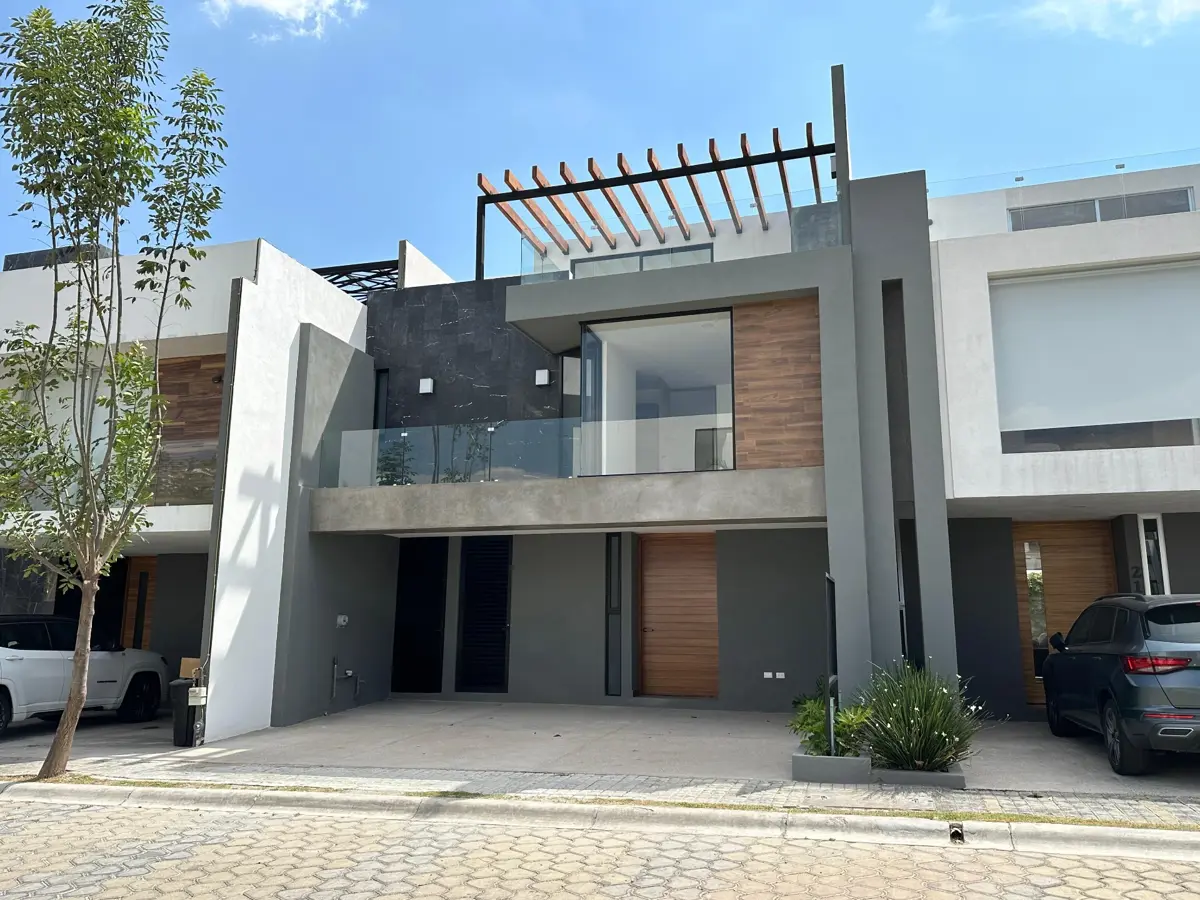 Casa en venta en Lomas de Angelópolis, San Andrés Cholula — foto 1 de 27