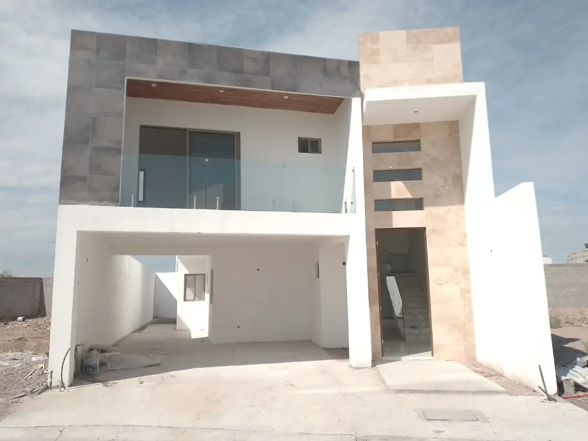 Casa en venta en Los Viñedos, Torreón — foto 1 de 35