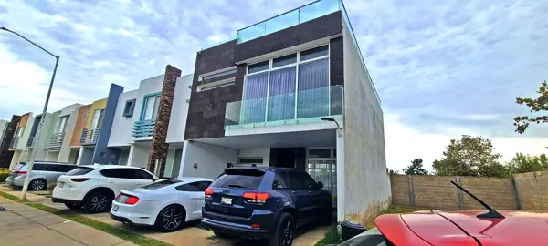 Casa en venta en El Campestre, Zapopan — foto 2 de 35