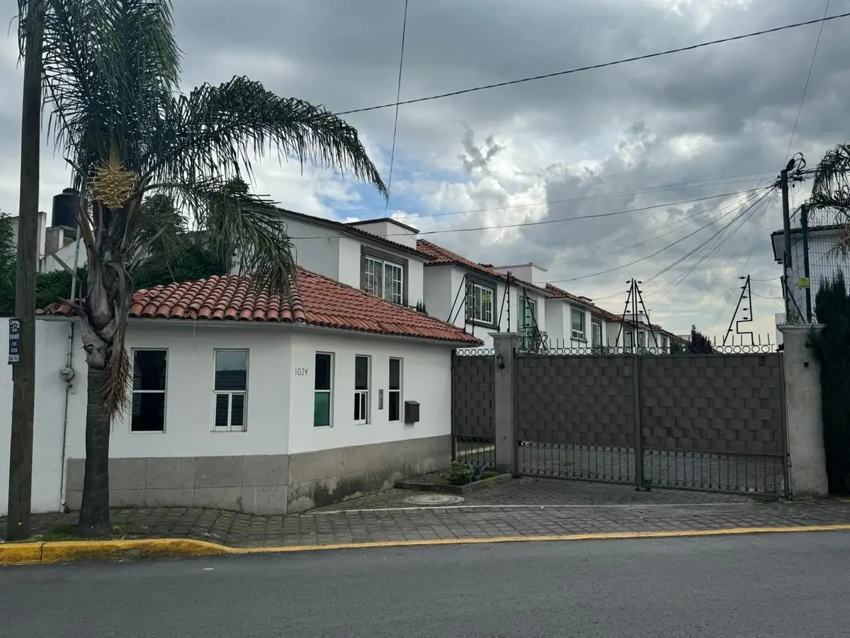 Casa en renta en San Salvador Tizatlalli, Metepec — foto 1 de 22