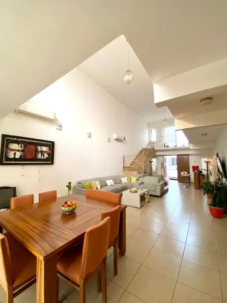 Casa en venta en Lomas de la Rioja, Alvarado — foto 3 de 17