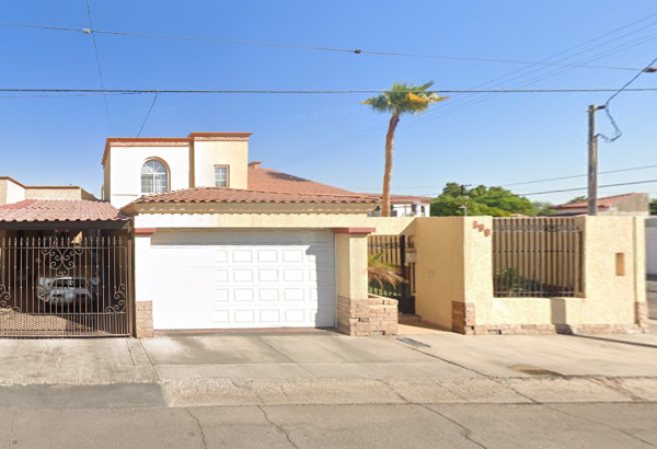 Casa en Jardines del Lago, Mexicali, Baja California