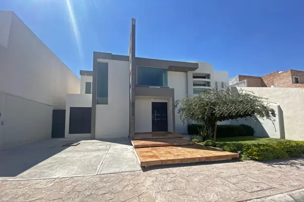 Casa en venta en Las Misiones, Saltillo — foto 3 de 43