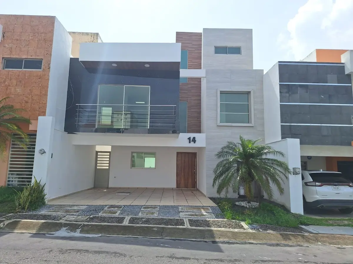 Casa en renta en Las Lomas Residencial, Alvarado — foto 1 de 43
