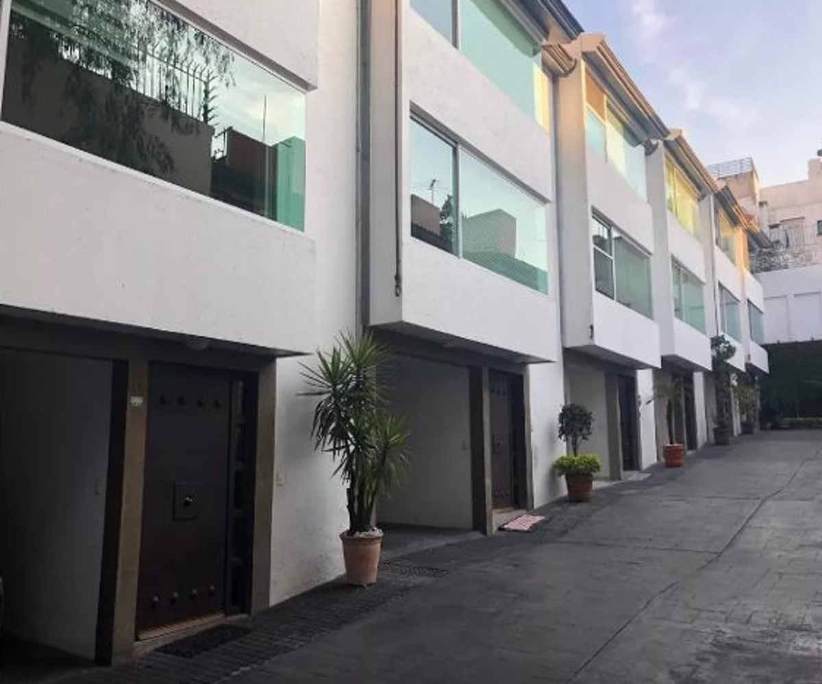Casa en venta en Lomas de San Angel Inn, Álvaro Obregón — foto 1 de 7
