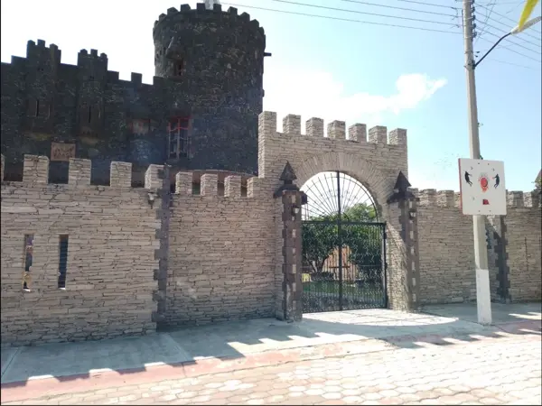 Edificio en venta en Colorilandia, El Marqués — foto 2 de 41