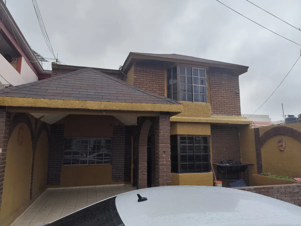 Casa en venta en Brisas Poniente, Saltillo — foto 1 de 17
