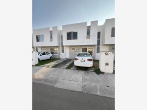 Casa en venta en Paseos del Bosque, Corregidora, Querétaro Casa en venta en Paseos del Bosque, Corregidora, Querétaro