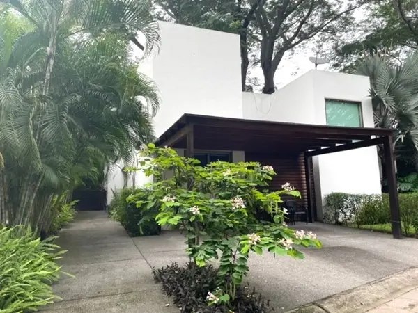 Casa en venta en Las Parotas, Villa de Álvarez — foto 2 de 14