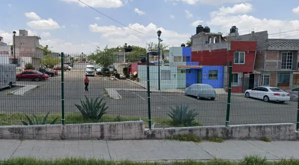 Casa en Eduardo Loarca Castillo, Querétaro, Querétaro
