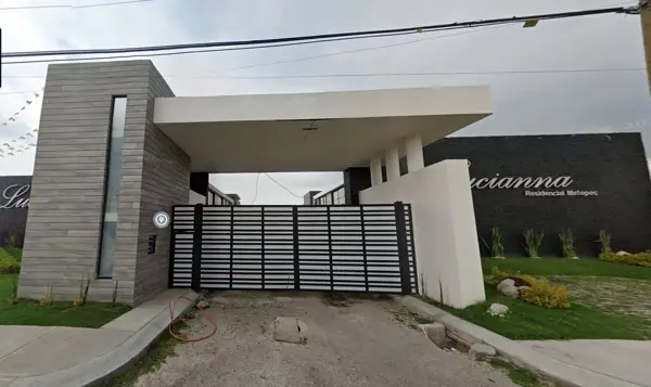 Casa en venta en Agrícola Lázaro Cárdenas, Metepec — foto 2 de 53