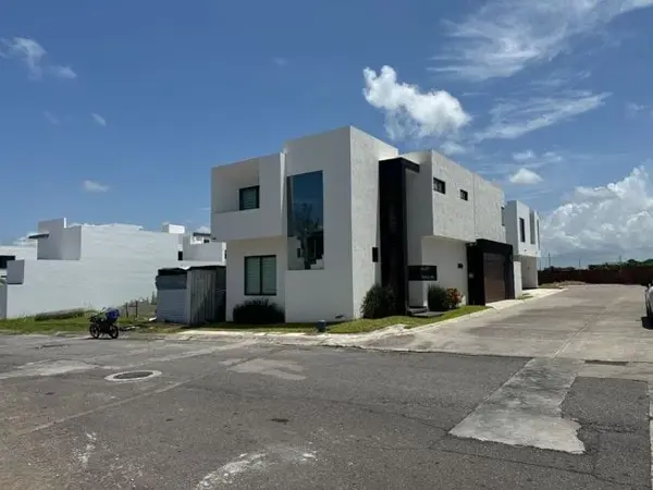Casa en renta en Las Lomas Residencial, Alvarado — foto 3 de 10