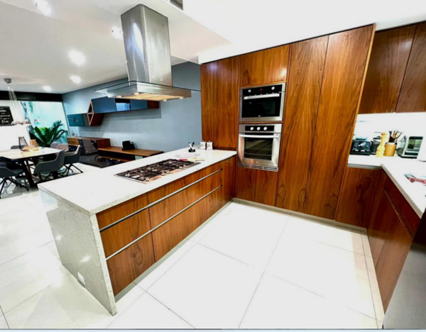 Casa en venta en Escritor de la Independencia, Morelia — foto 2 de 27