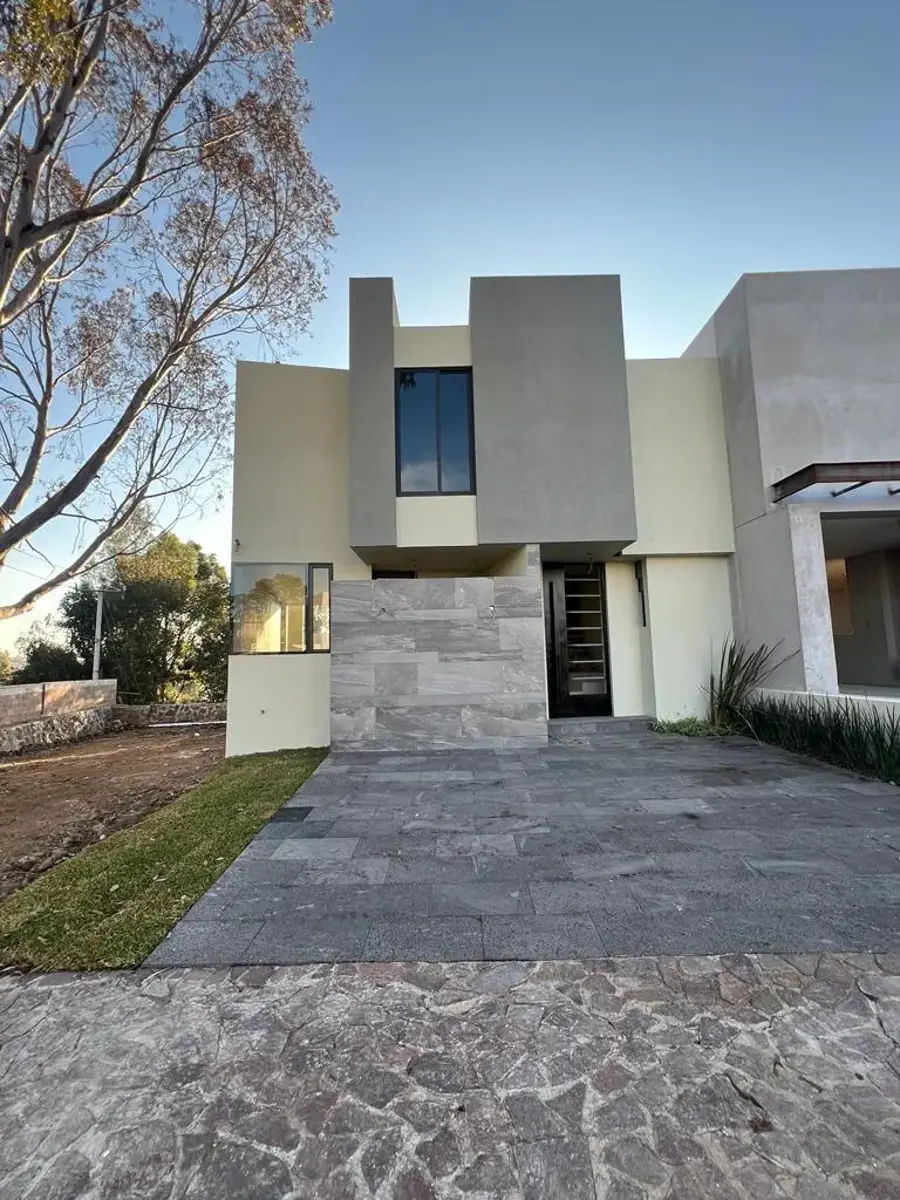 Casa en venta en Bosque Monarca, Morelia — foto 1 de 23