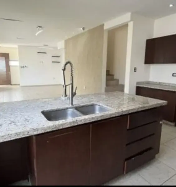 Casa en venta en Lomas de la Rioja, Alvarado — foto 2 de 12
