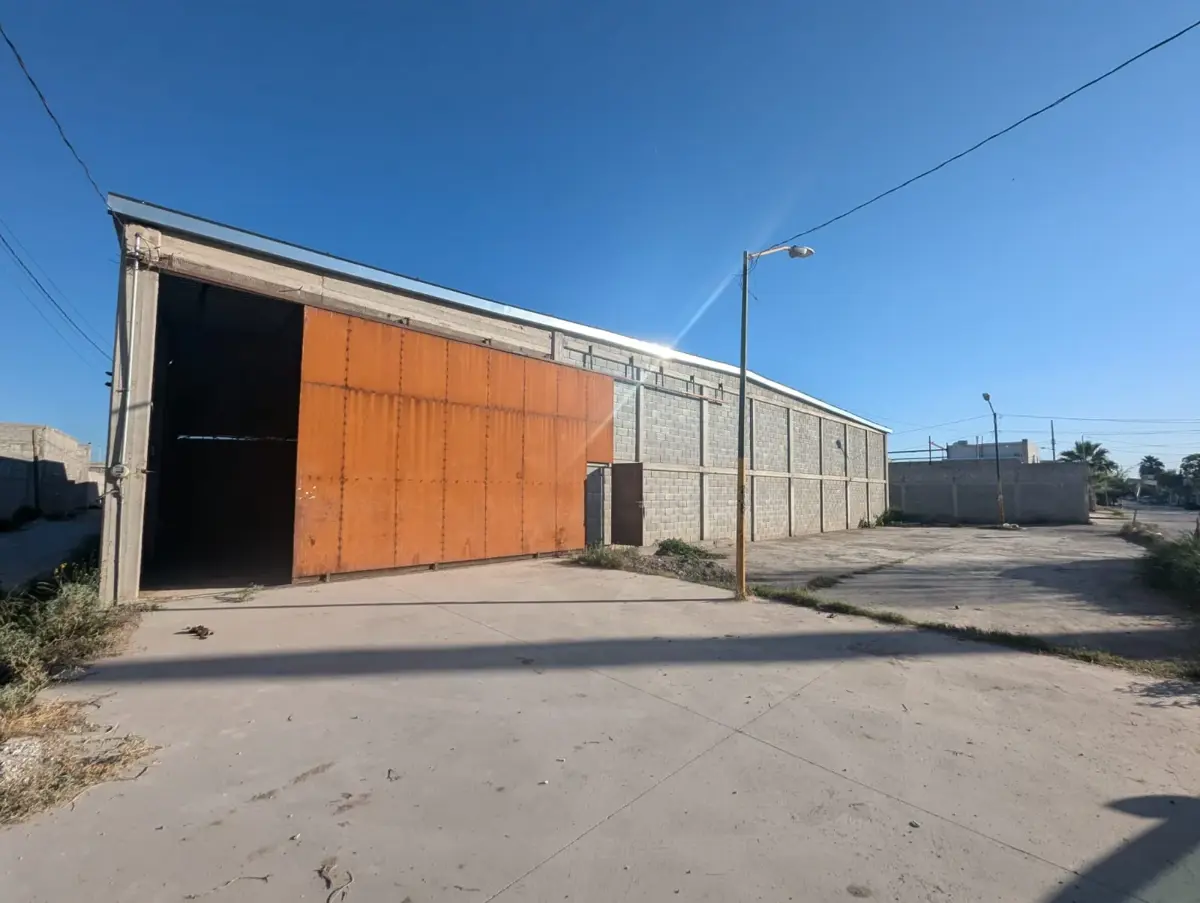 Bodega en renta en La Concha, Torreón — foto 1 de 17