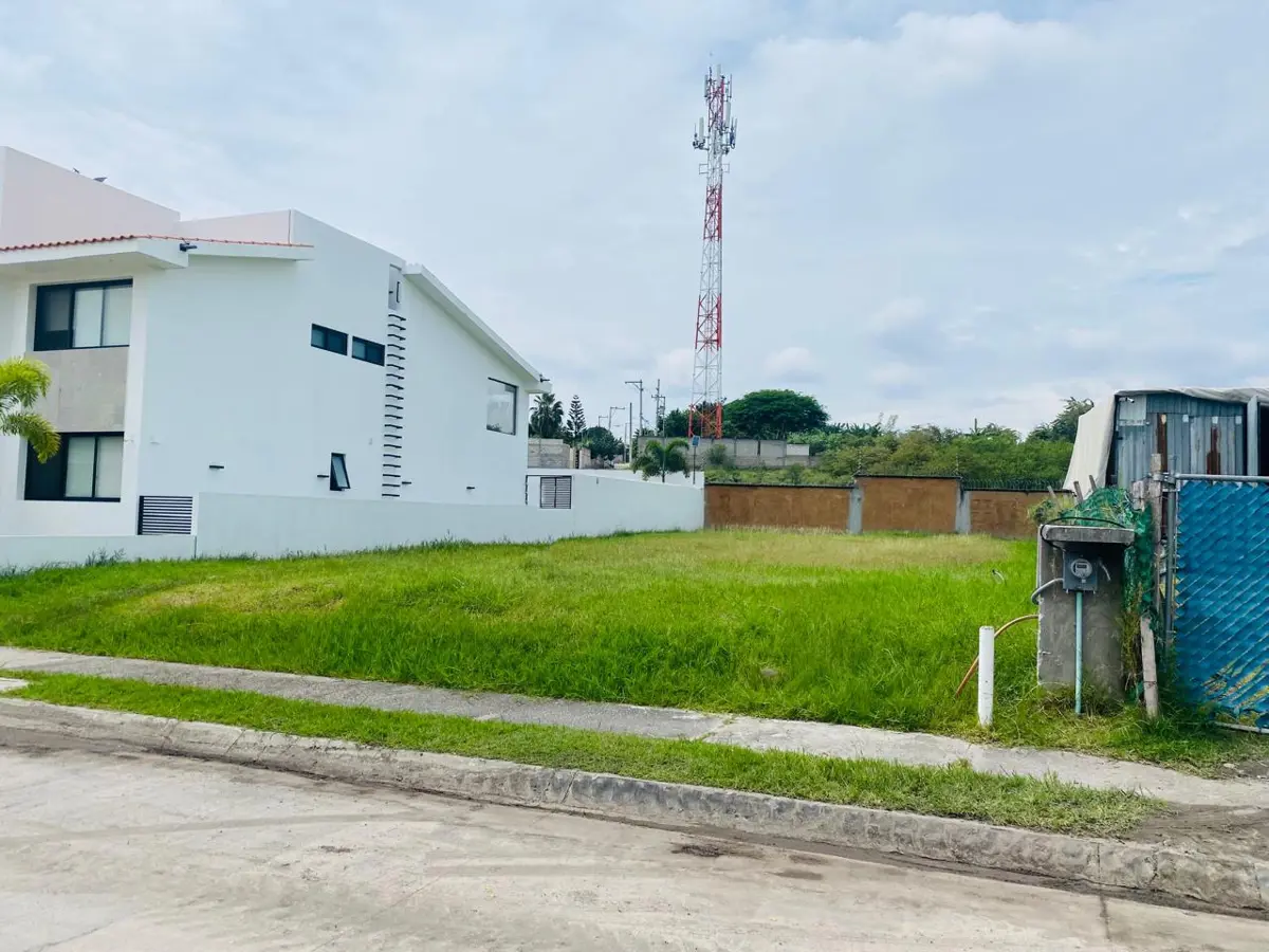 Terreno en venta en Paraíso Country Club, Emiliano Zapata — foto 1 de 9