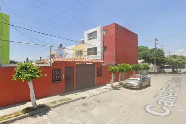 Casa en S.N.T.E., Puebla, Puebla