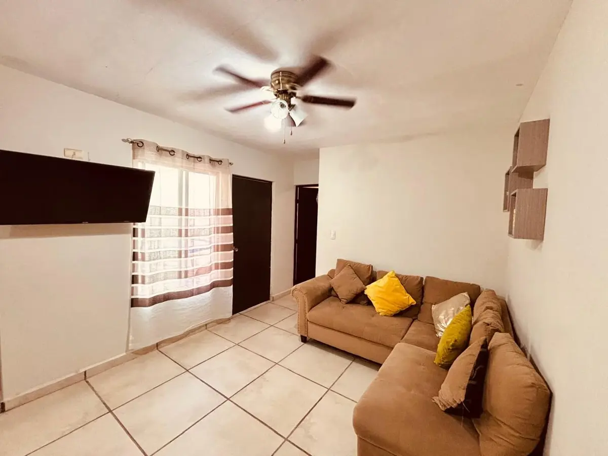 Casa en renta en Valle del Oriente, Arteaga — foto 1 de 6