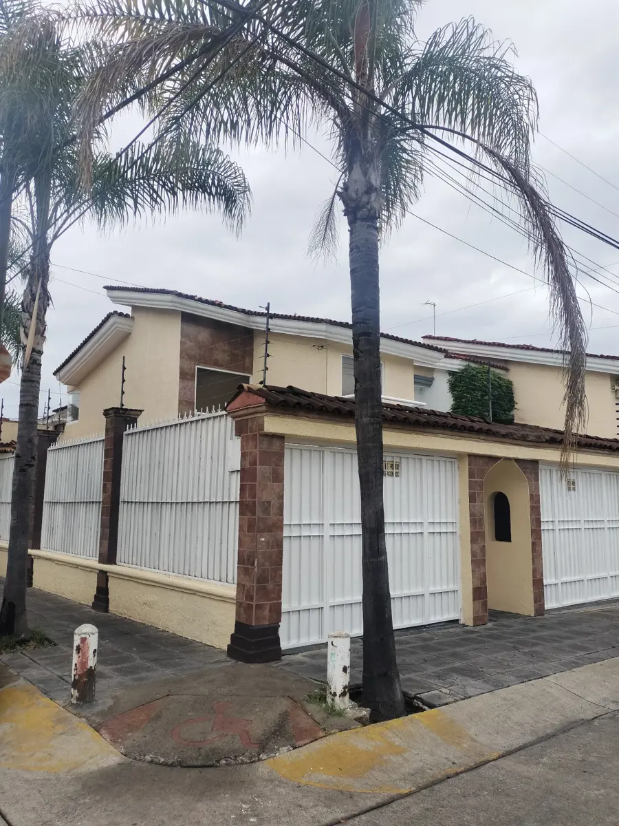 Casa en venta en Jardines del Nilo, Guadalajara — foto 1 de 17