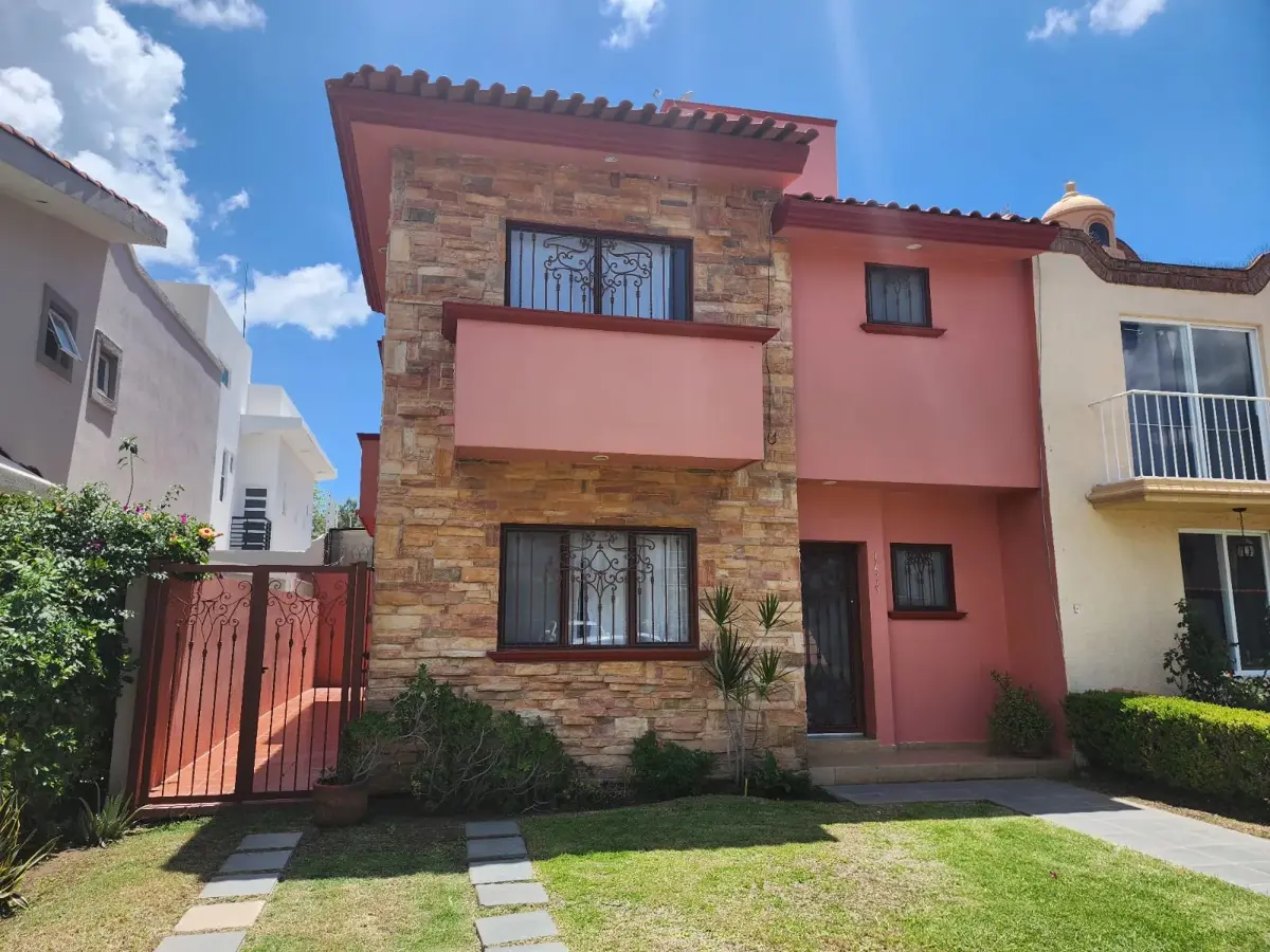 Casa en venta en San Antonio de Ayala, Irapuato — foto 1 de 16