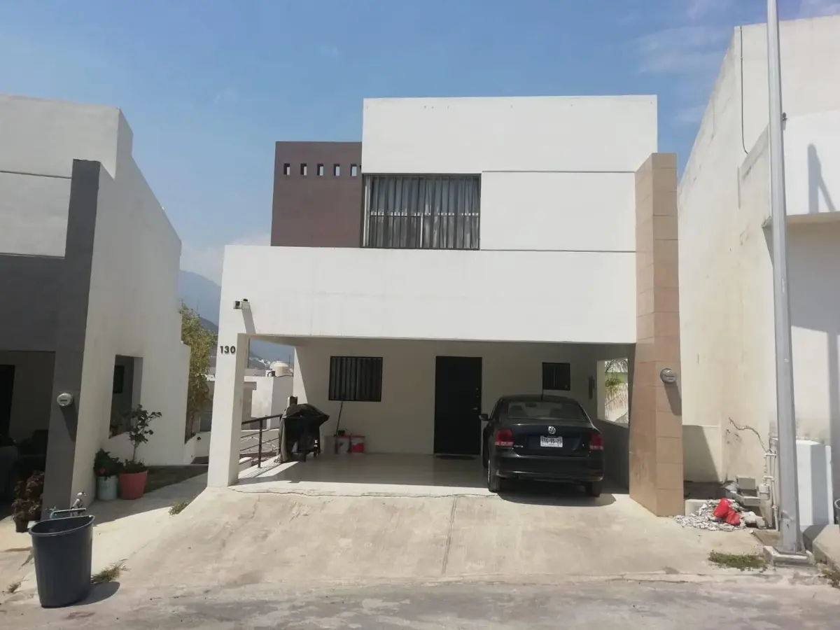 Casa en venta en Colinas del Huajuco, Monterrey — foto 1 de 31