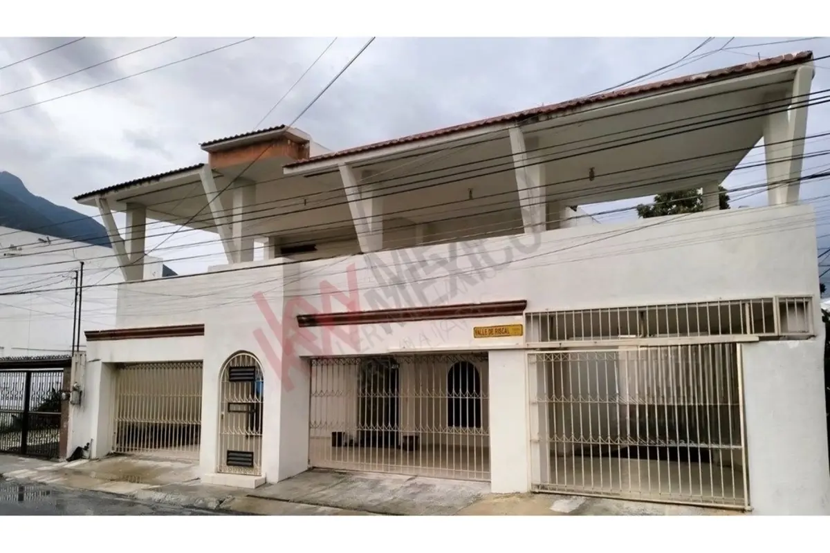 Casa en venta en Valle del Contry, Guadalupe — foto 1 de 16
