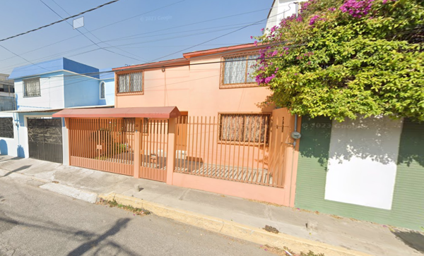 Casa en Bosques de Ecatepec, Ecatepec de Morelos, México