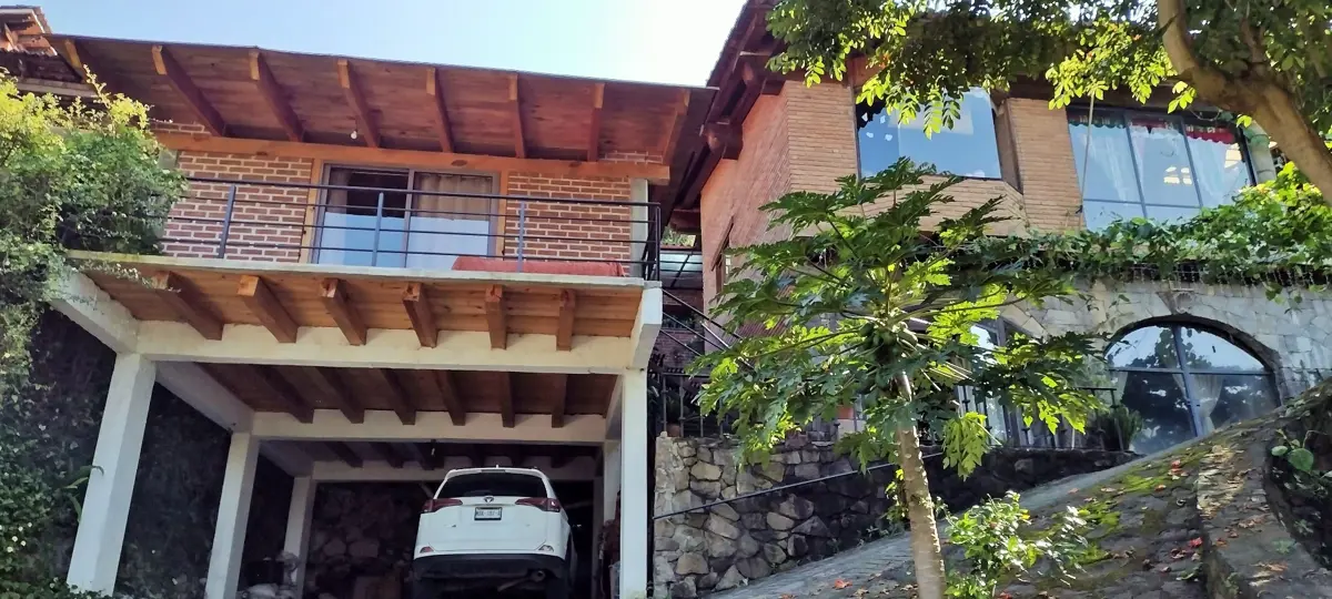 Casa en venta en Santa María Ahuacatlan, Valle de Bravo — foto 1 de 20