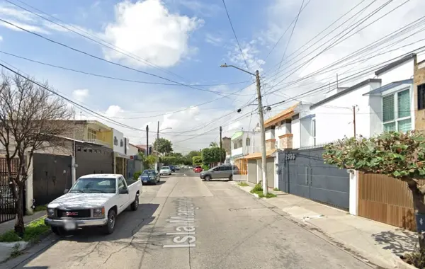 Casa en venta en Jardines de La Cruz 1a. Sección, Guadalajara — foto 2 de 13