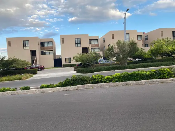Casa en Venta en Zibatá, El Marqués, Querétaro - Con Jardín y Amplio Espacio Casa en Venta en Zibatá, El Marqués, Querétaro - Con Jardín y Amplio Espacio