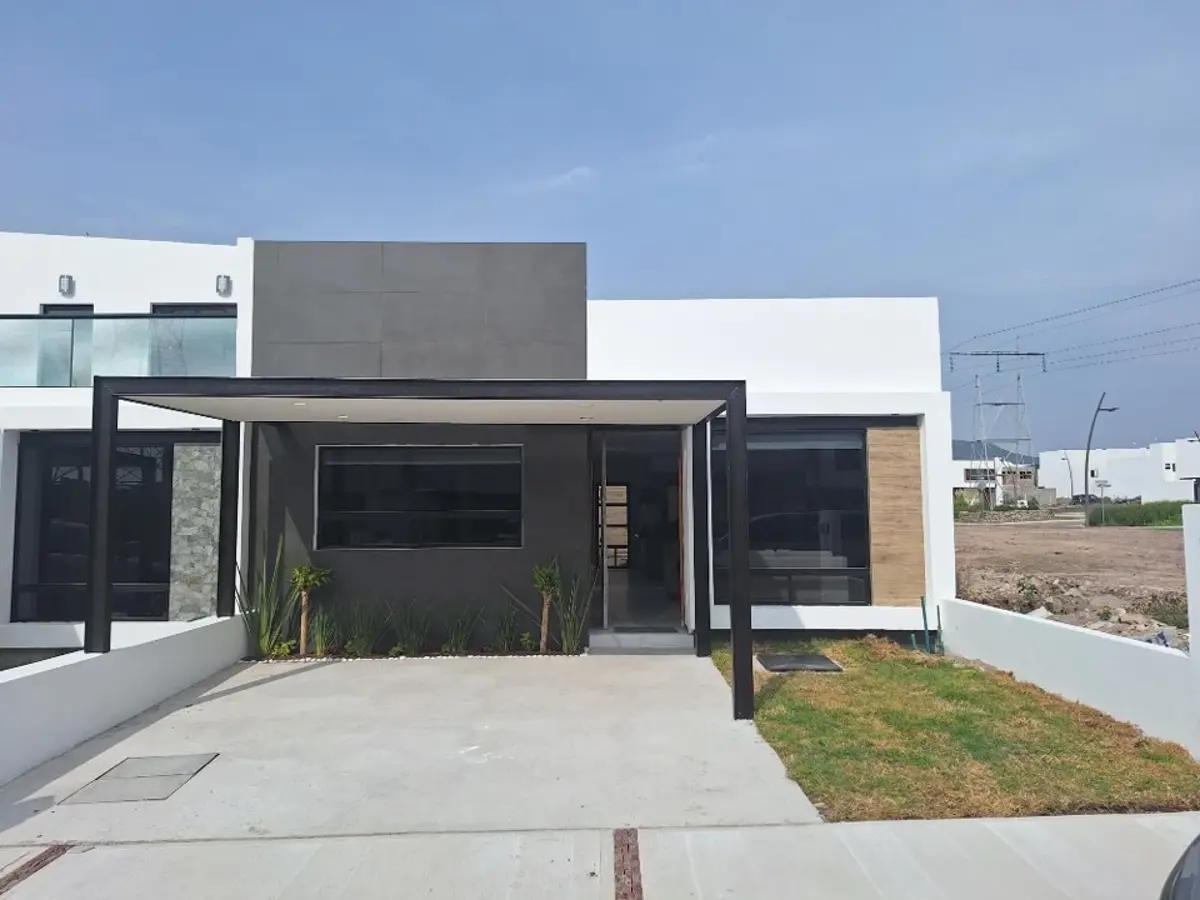 Casa en venta en Cañadas del Arroyo, Corregidora — foto 1 de 18